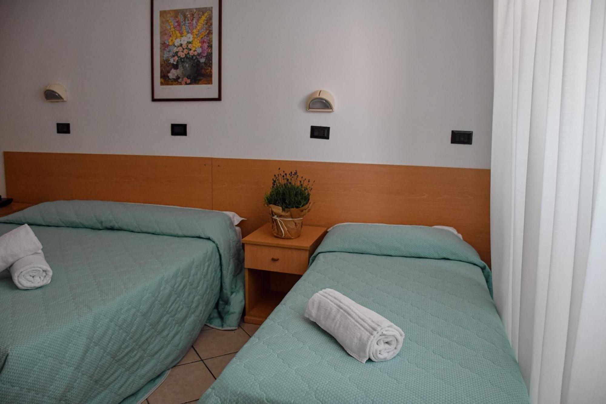 Hotel Le Palme Варацце Экстерьер фото